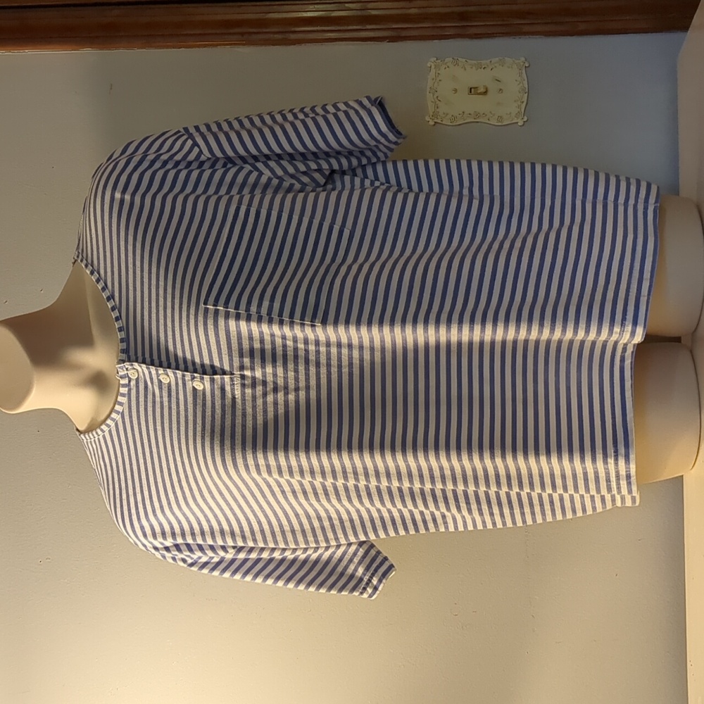 Vtg Extra Elements Short Sleeved Pocketed Buttoned Up Shirt with Pockets